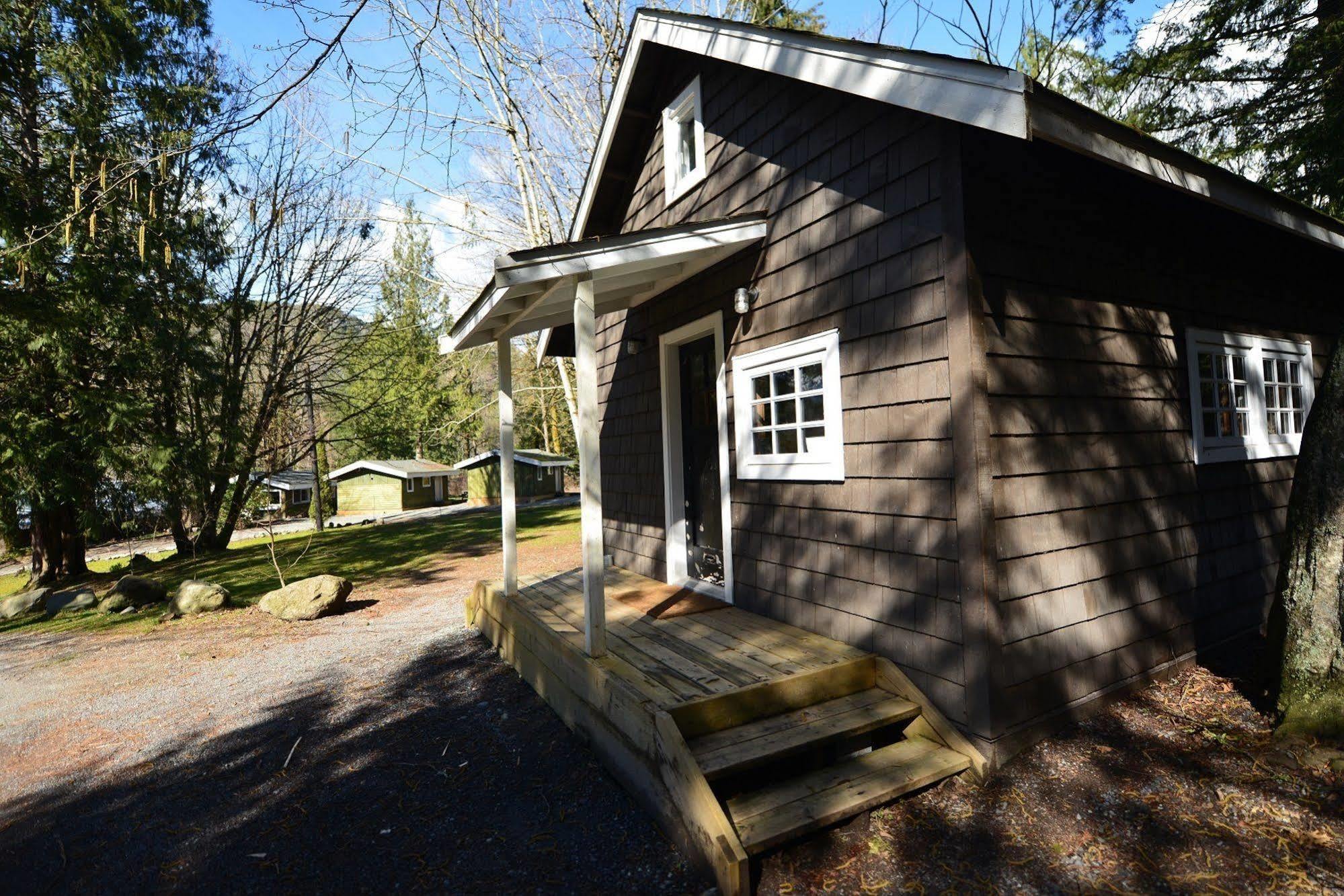 Sunwolf Riverside Cabins Brackendale Exterior foto